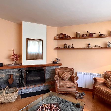 Apartament De La Vall Ferrera - L'Amfitriona Areu Exterior photo