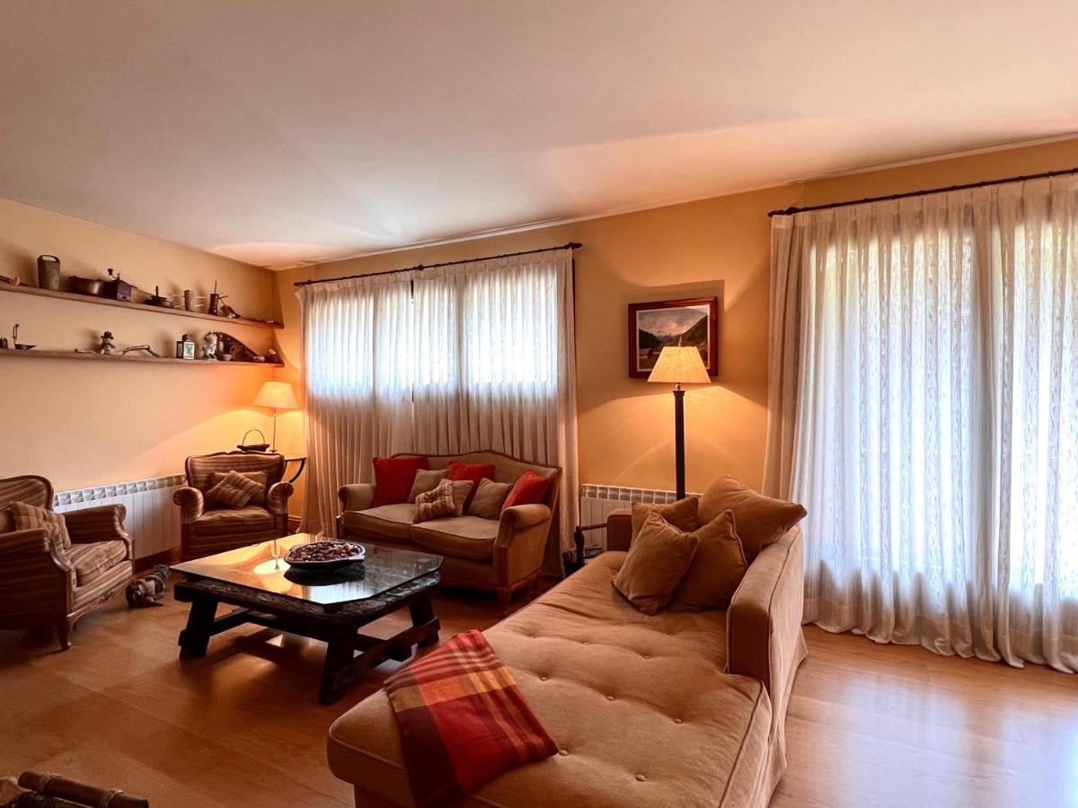 Apartament De La Vall Ferrera - L'Amfitriona Areu Exterior photo