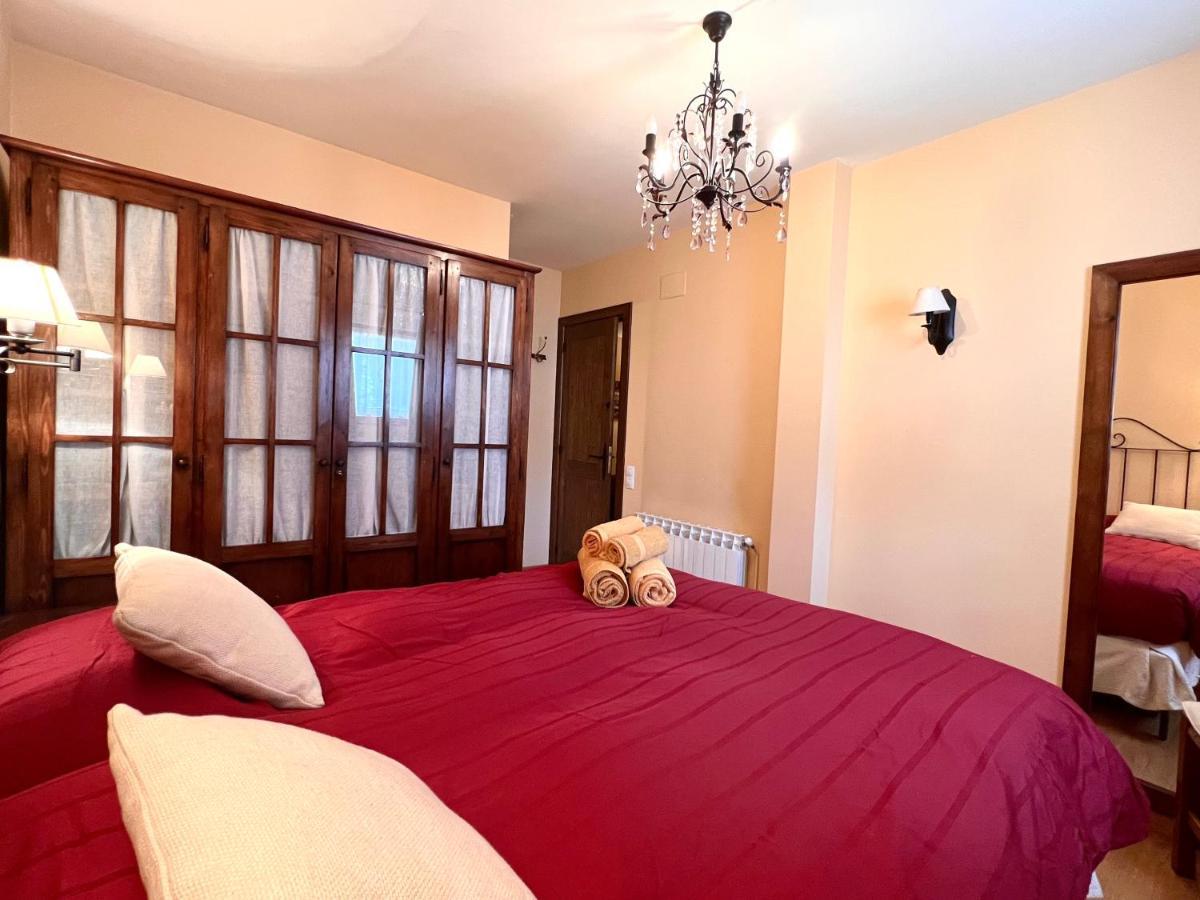 Apartament De La Vall Ferrera - L'Amfitriona Areu Exterior photo