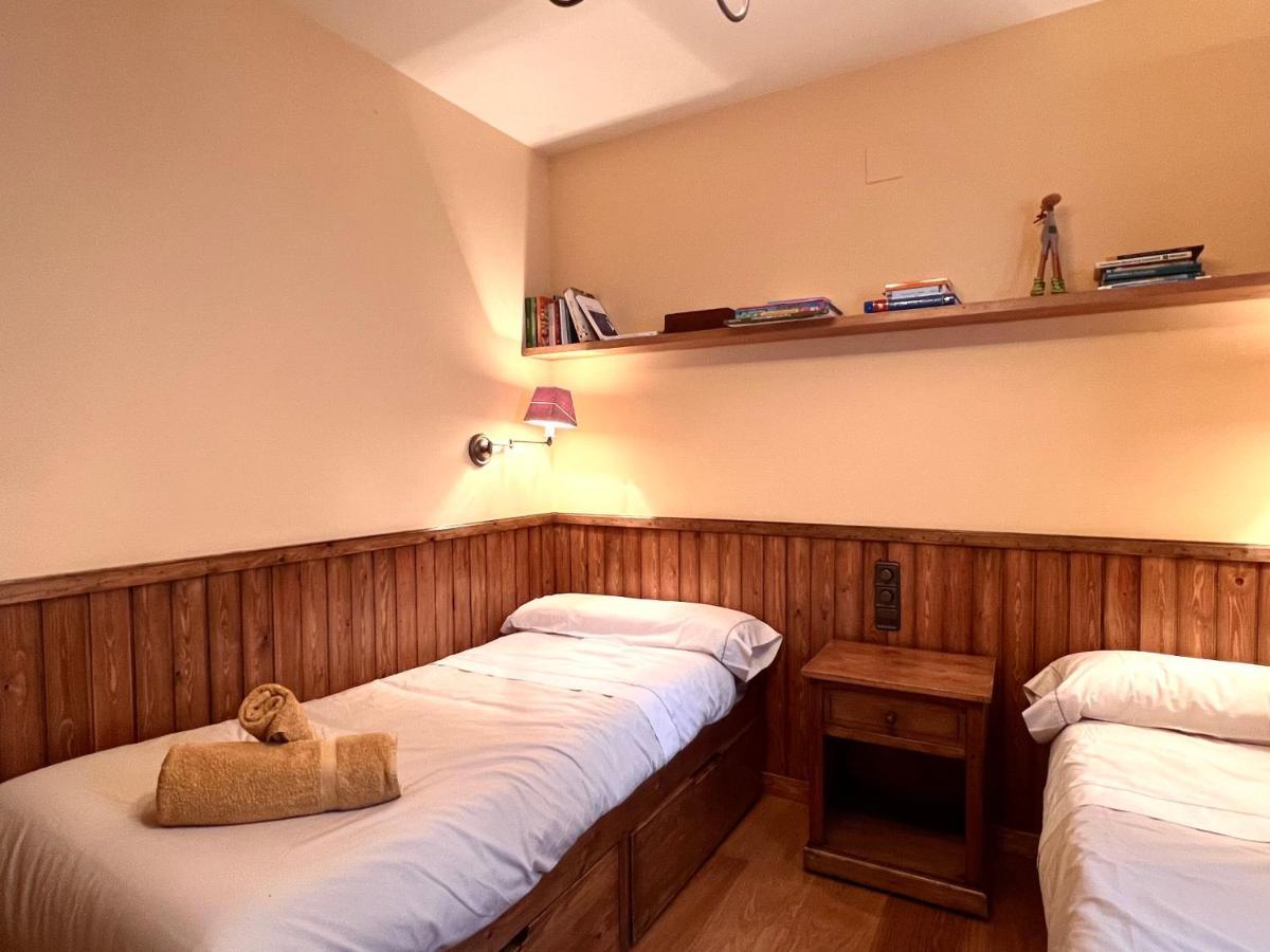 Apartament De La Vall Ferrera - L'Amfitriona Areu Exterior photo