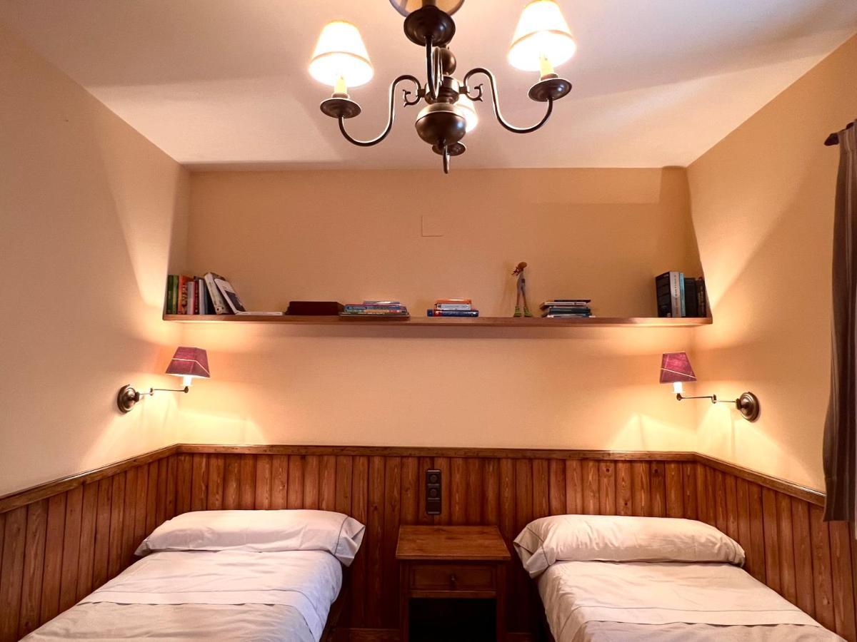 Apartament De La Vall Ferrera - L'Amfitriona Areu Exterior photo