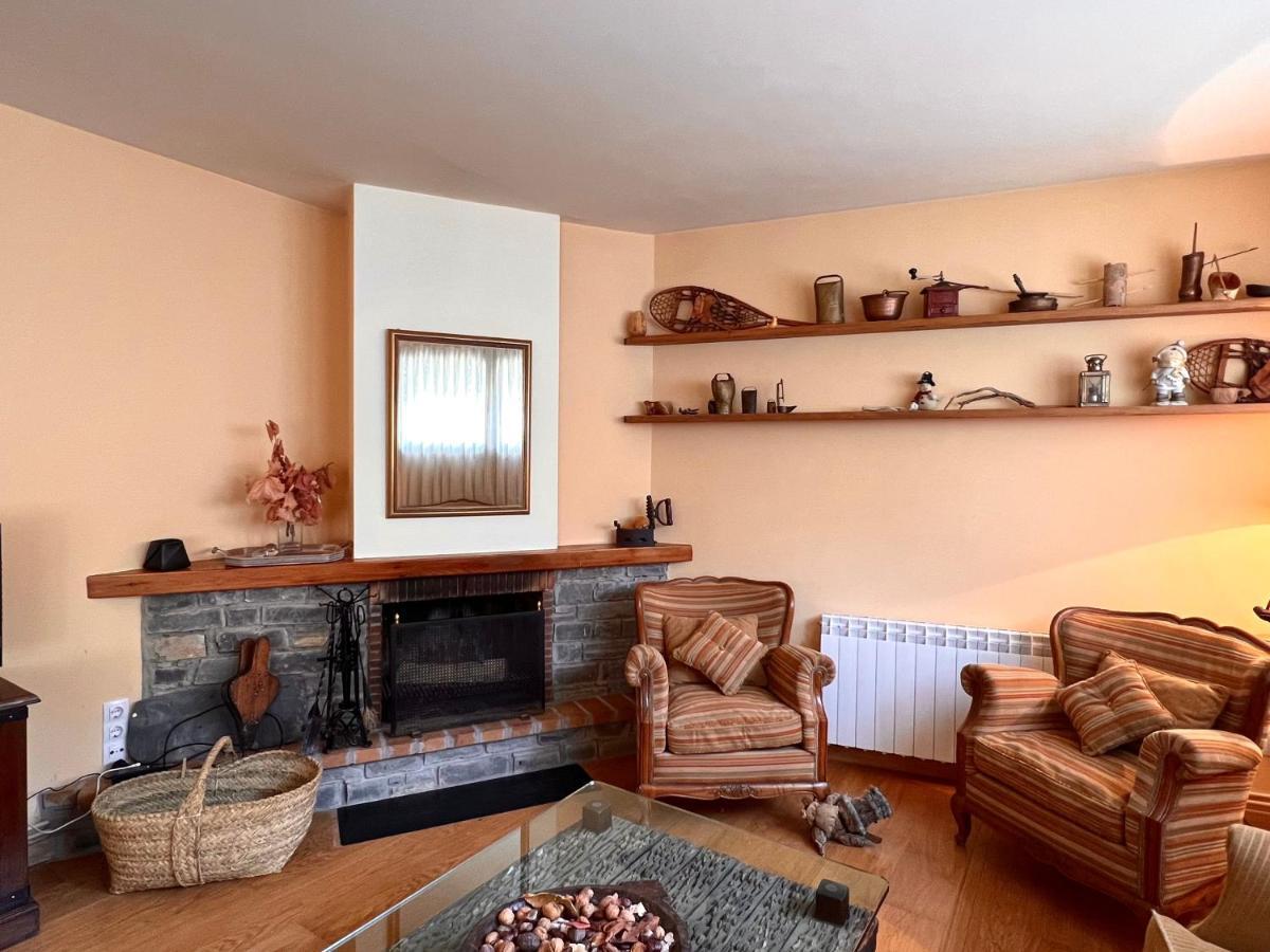 Apartament De La Vall Ferrera - L'Amfitriona Areu Exterior photo